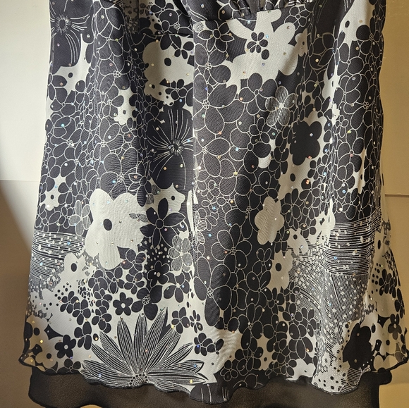 Women tank with sequins v neck - Picture 4 of 6